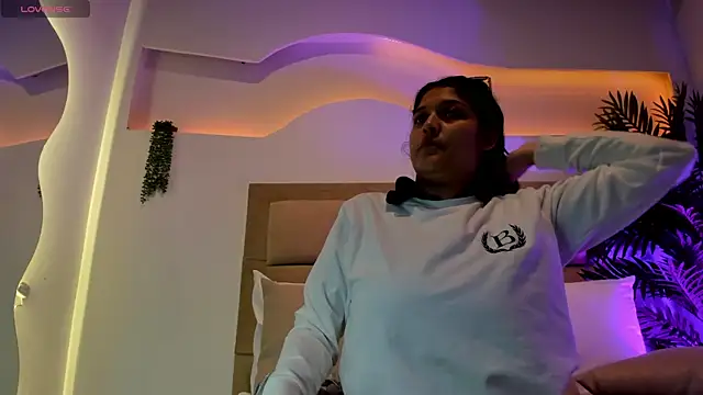 Snapshot of Ammberly__Adam23 chatting on 09-21-25, 01:35 Ammberly Adam23 online show from 09-21-25, 01:35