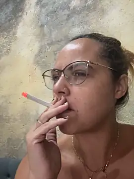 Chloe Leaozinho online show from 03-13-26, 04:02