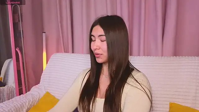 Snapshot of Megan_Williamms chatting on 10-24-25, 10:55 Megan Williamms online show from 10-24-25, 10:55