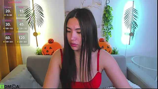 Snapshot of Megan_Williamms chatting on 10-31-25, 02:01 Megan Williamms online show from 10-31-25, 02:01