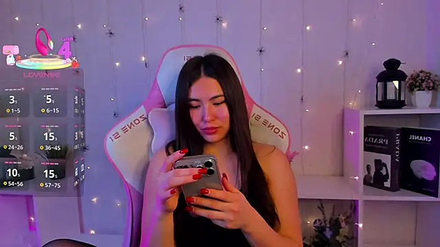 Snapshot of Megan_Williamms chatting on 11-04-25, 12:43 Megan Williamms online show from 11-04-25, 12:43