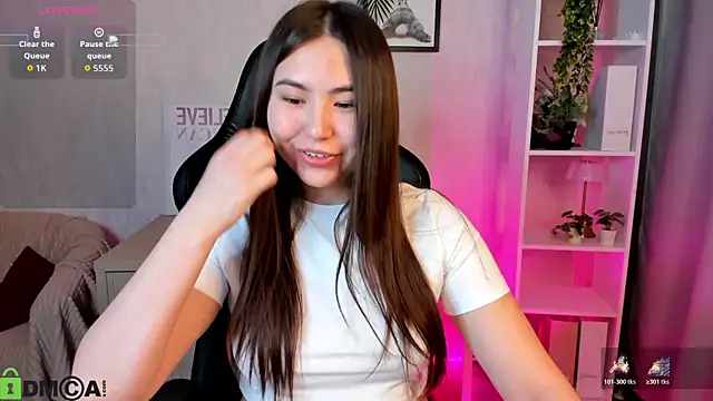 Snapshot of Megan_Williamms chatting on 11-21-25, 09:41 Megan Williamms online show from 11-21-25, 09:41