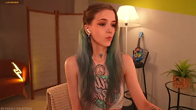 Snapshot of violetesa chatting on 09-25-25, 01:15 violetesa online show from 09-25-25, 01:15