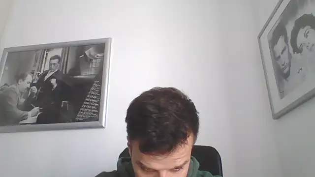 Snapshot of FROCETTO93 chatting on 10-20-25, 12:16 FROCETTO93 online show from 10-20-25, 12:16