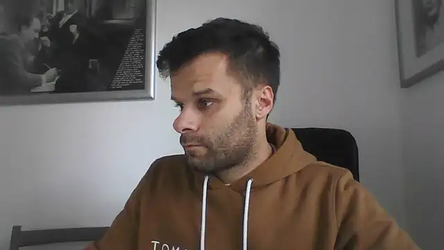 Snapshot of FROCETTO93 chatting on 10-31-25, 01:56 FROCETTO93 online show from 10-31-25, 01:56