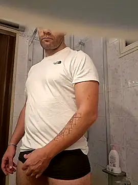 Snapshot of FROCETTO93 chatting on 11-09-25, 04:27 FROCETTO93 online show from 11-09-25, 04:27