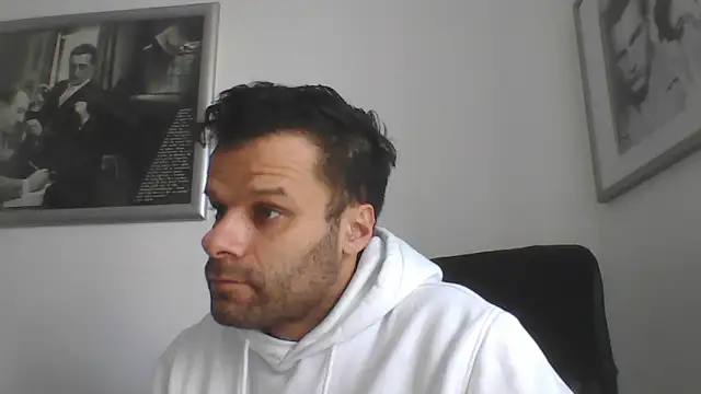 Snapshot of FROCETTO93 chatting on 12-19-25, 01:18 FROCETTO93 online show from 12-19-25, 01:18