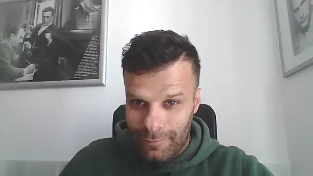 Snapshot of FROCETTO93 chatting on 04-09-26, 12:43 FROCETTO93 online show from 04-09-26, 12:43