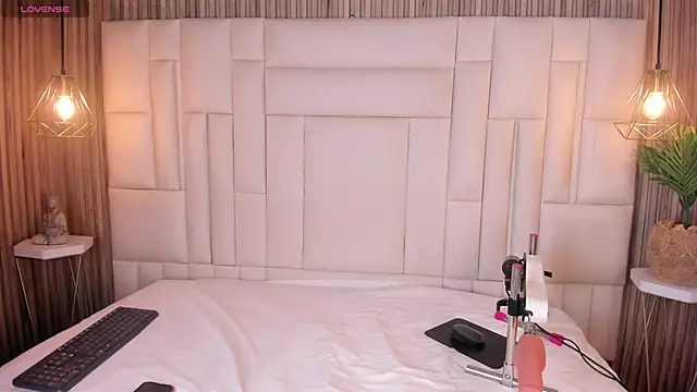 LovelyEyesx online show from 04-17-26, 05:05