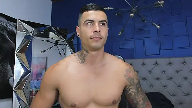 Snapshot of andres-clark92 chatting on 06-12-26, 04:28 andres-clark92 online show from 06-12-26, 04:28