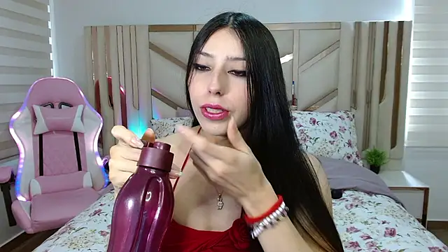 Snapshot of violett_star1 chatting on 03-23-26, 04:22 violett star1 online show from 03-23-26, 04:22