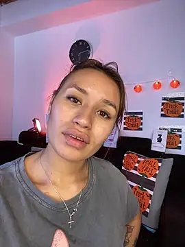 Snapshot of juliana-mancini chatting on 10-27-25, 07:40 juliana-mancini online show from 10-27-25, 07:40