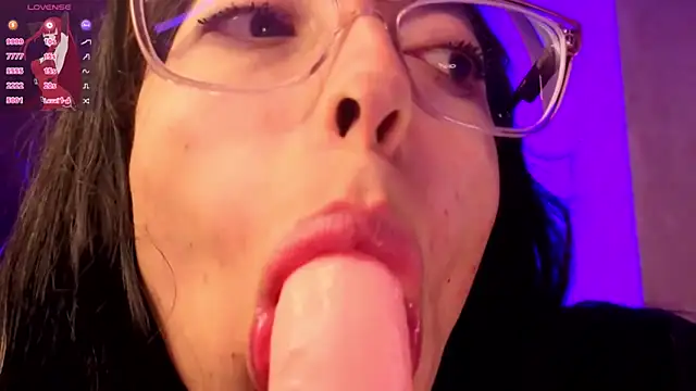Snapshot of Miranda_sexlove_ chatting on 07-19-26, 04:27 Miranda sexlove online show from 07-19-26, 04:27