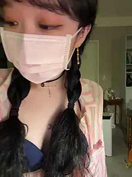 Snapshot of Etherealcat33 chatting on 12-15-25, 04:33 Etherealcat33 online show from 12-15-25, 04:33