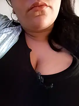 Snapshot of _Baylor_ chatting on 10-21-25, 01:34 Baylor online show from 10-21-25, 01:34