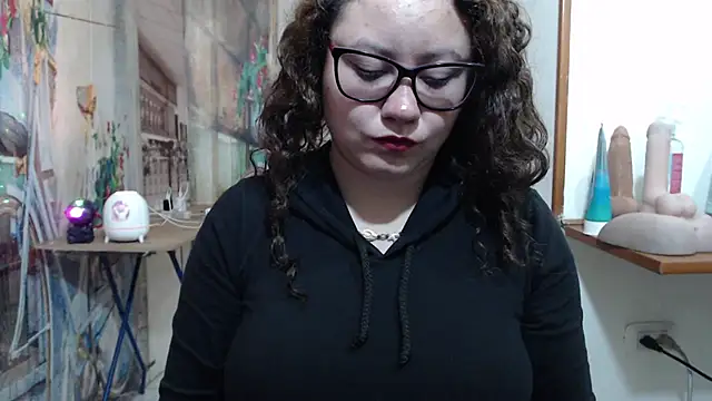 Snapshot of greeneyes_nurse chatting on 02-18-26, 06:15 greeneyes nurse online show from 02-18-26, 06:15