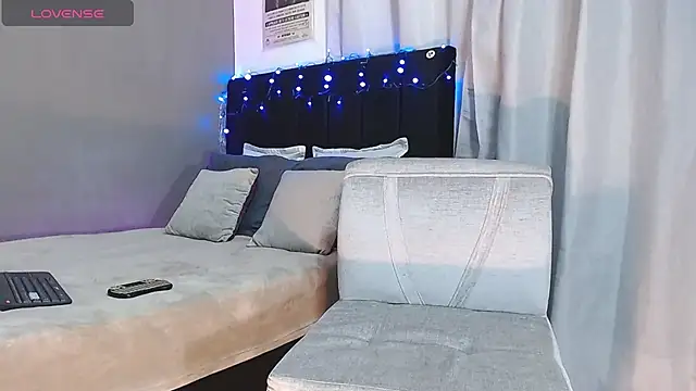 Snapshot of Matteo12_ chatting on 11-19-25, 03:39 Matteo12 online show from 11-19-25, 03:39