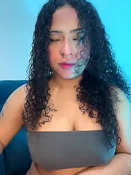 Snapshot of Kass_1 chatting on 10-28-25, 01:20 Kass 1 online show from 10-28-25, 01:20