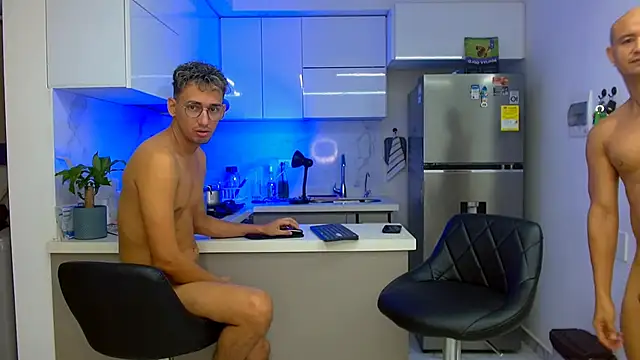 twoboyssex online show from 04-15-26, 09:27