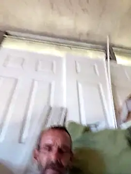 Hungwell1515 online show from 10-31-25, 05:25