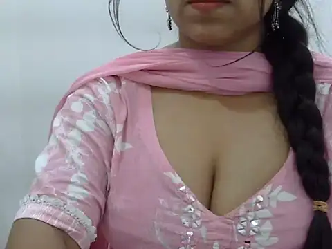 Snapshot of LIYO_ chatting on 06-30-26, 06:03 LIYO online show from 06-30-26, 06:03