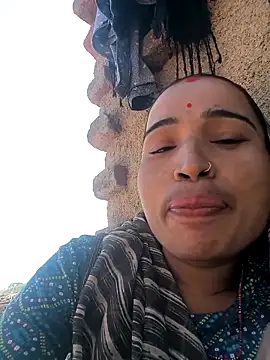 Snapshot of Hot_raaani chatting on 12-18-25, 07:14 Hot raaani online show from 12-18-25, 07:14