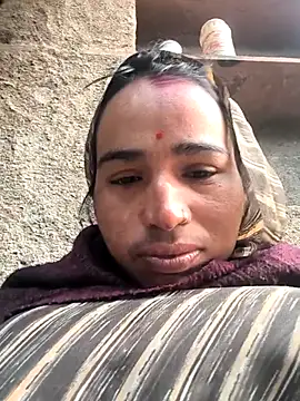 Snapshot of Hot_raaani chatting on 01-11-26, 02:27 Hot raaani online show from 01-11-26, 02:27