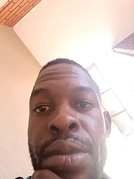 Snapshot of Fizozoo chatting on 11-25-25, 12:38 Fizozoo online show from 11-25-25, 12:38