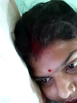 Snapshot of Hot_mirchjii chatting on 09-11-25, 02:39 Hot mirchjii online show from 09-11-25, 02:39