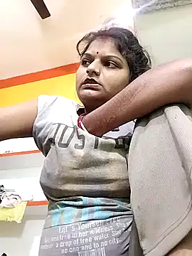 Snapshot of Hot_mirchjii chatting on 10-11-25, 10:30 Hot mirchjii online show from 10-11-25, 10:30