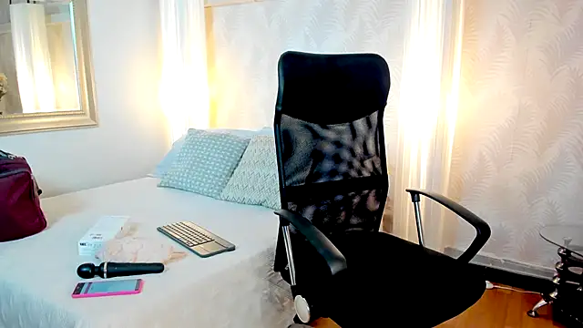 Emilly Beaumont online show from 10-11-25, 10:58