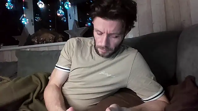 Snapshot of MasterJakeJohns chatting on 12-20-25, 12:07 MasterJakeJohns online show from 12-20-25, 12:07