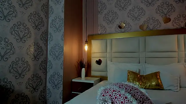 luna hot ass online show from 02-14-26, 03:47