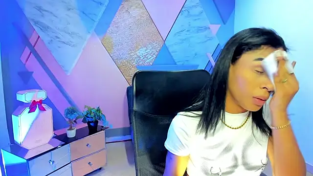 keytinthomson  online show from 10-16-25, 07:48