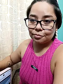 Snapshot of saenz_eymi chatting on 05-01-26, 06:23 saenz eymi online show from 05-01-26, 06:23