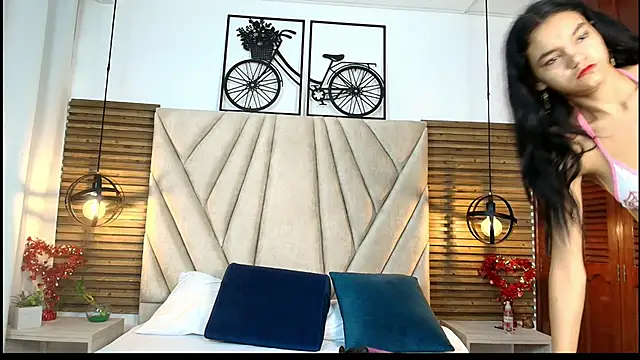 Snapshot of Cinthiabaker chatting on 10-08-25, 12:14 Cinthiabaker online show from 10-08-25, 12:14