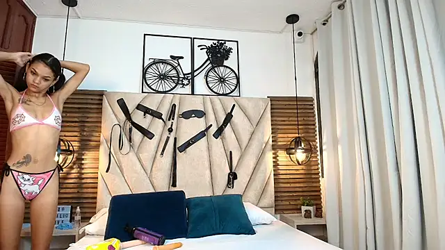 Snapshot of Cinthiabaker chatting on 11-25-25, 11:43 Cinthiabaker online show from 11-25-25, 11:43