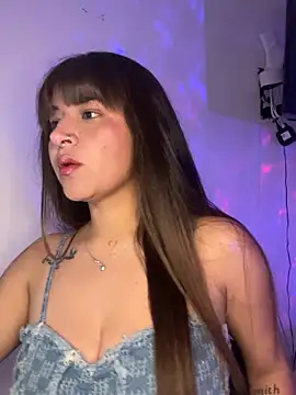 Snapshot of Linda_Bellucci chatting on 09-26-25, 04:27 Linda Bellucci online show from 09-26-25, 04:27