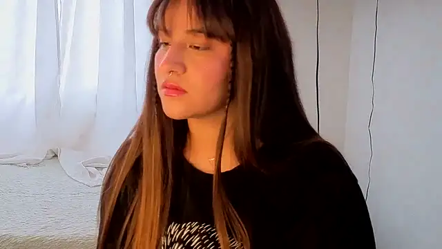 Snapshot of Linda_Bellucci chatting on 09-29-25, 09:41 Linda Bellucci online show from 09-29-25, 09:41