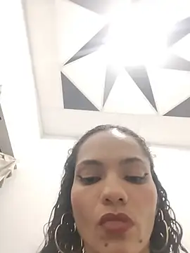 Snapshot of Karen_Ariass chatting on 06-12-26, 01:37 Karen Ariass online show from 06-12-26, 01:37