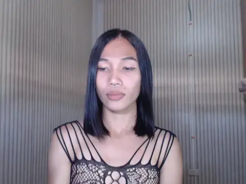 Urfucking khloe1 online show from 02-11-26, 12:04