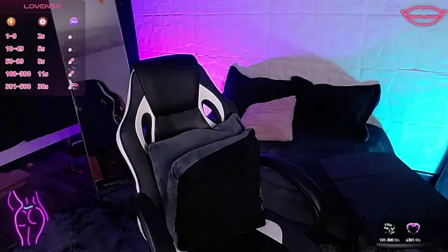 Snapshot of violetjane chatting on 09-18-25, 01:57 violetjane online show from 09-18-25, 01:57