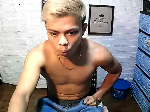 Snapshot of Pinoy_slutcummer69 chatting on 10-21-25, 07:42 Pinoy slutcummer69 online show from 10-21-25, 07:42
