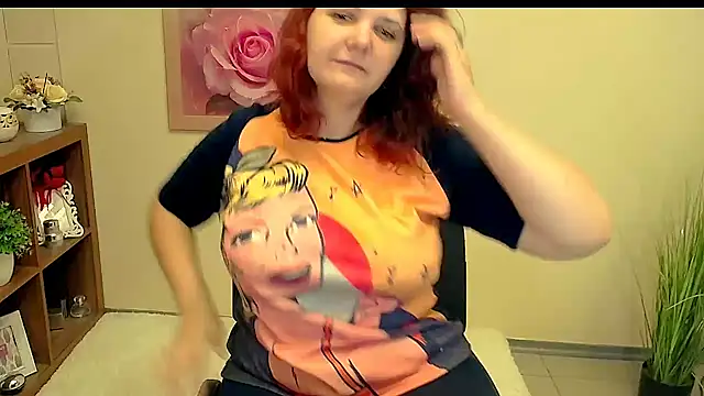 Snapshot of TwoBigSuns chatting on 09-15-25, 12:49 TwoBigSuns online show from 09-15-25, 12:49