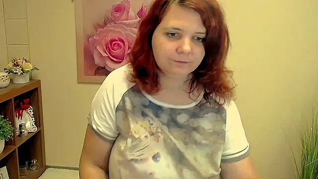 Snapshot of TwoBigSuns chatting on 09-23-25, 07:22 TwoBigSuns online show from 09-23-25, 07:22