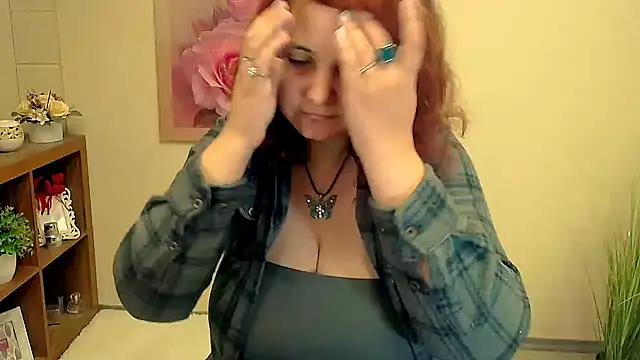 TwoBigSuns online show from 09-25-25, 07:23