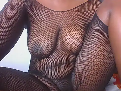 Snapshot of Linah97 chatting on 10-15-25, 12:55 Linah97 online show from 10-15-25, 12:55