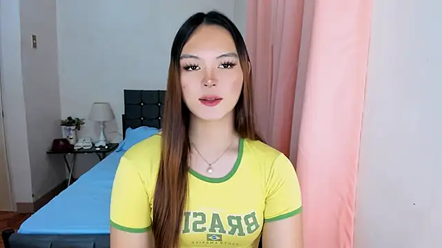 Snapshot of ameliamaureen chatting on 09-24-25, 02:20 ameliamaureen online show from 09-24-25, 02:20