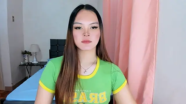 Snapshot of ameliamaureen chatting on 11-08-25, 02:45 ameliamaureen online show from 11-08-25, 02:45