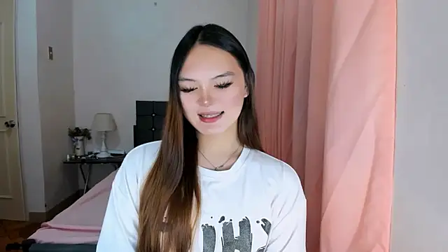 Snapshot of ameliamaureen chatting on 11-23-25, 01:55 ameliamaureen online show from 11-23-25, 01:55